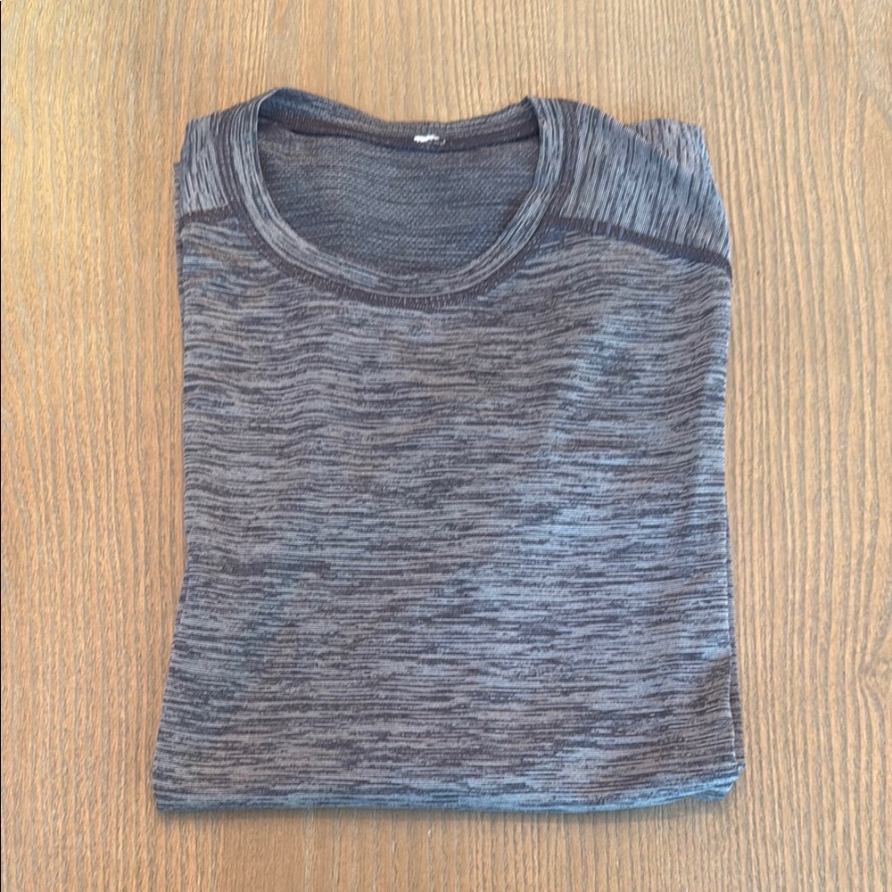 Gray lululemon athletic Long Sleeve Shirt